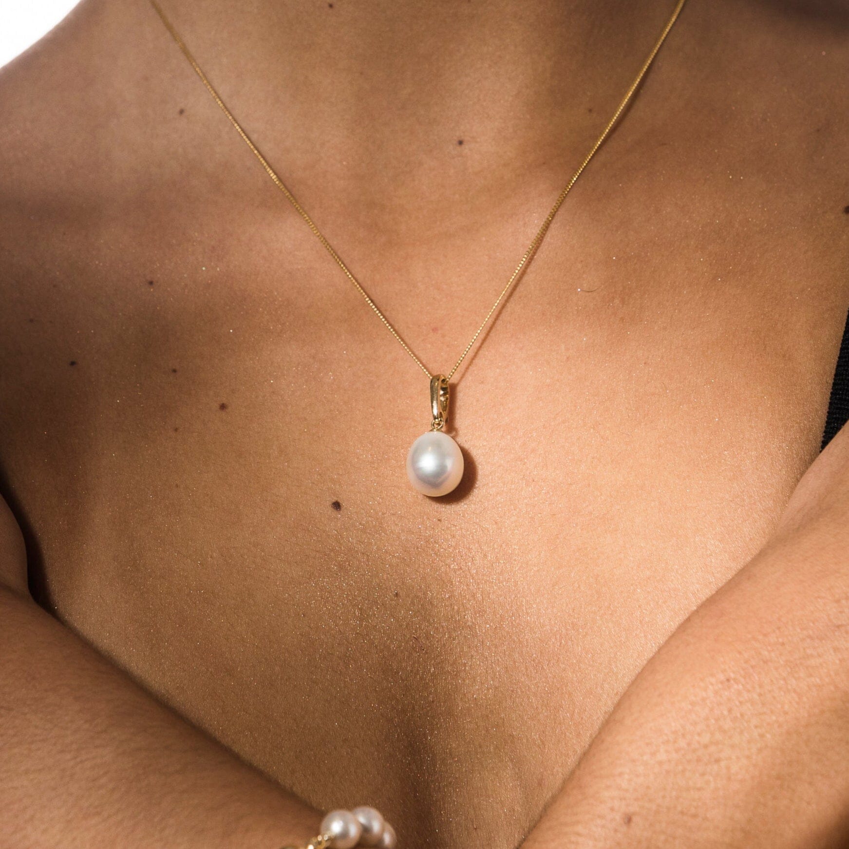 Agatha Edison Pendant