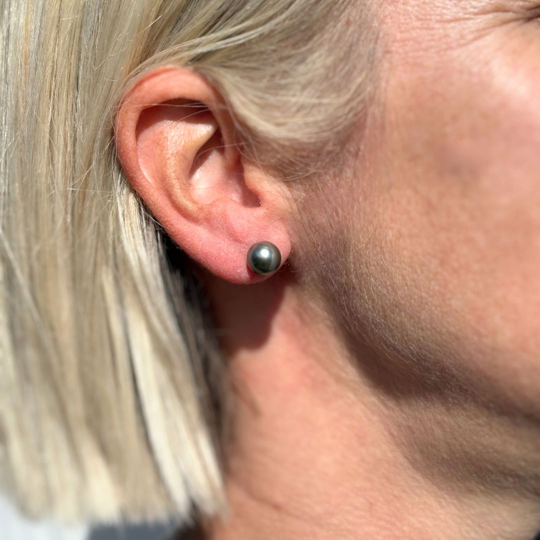 Black Moon Studs