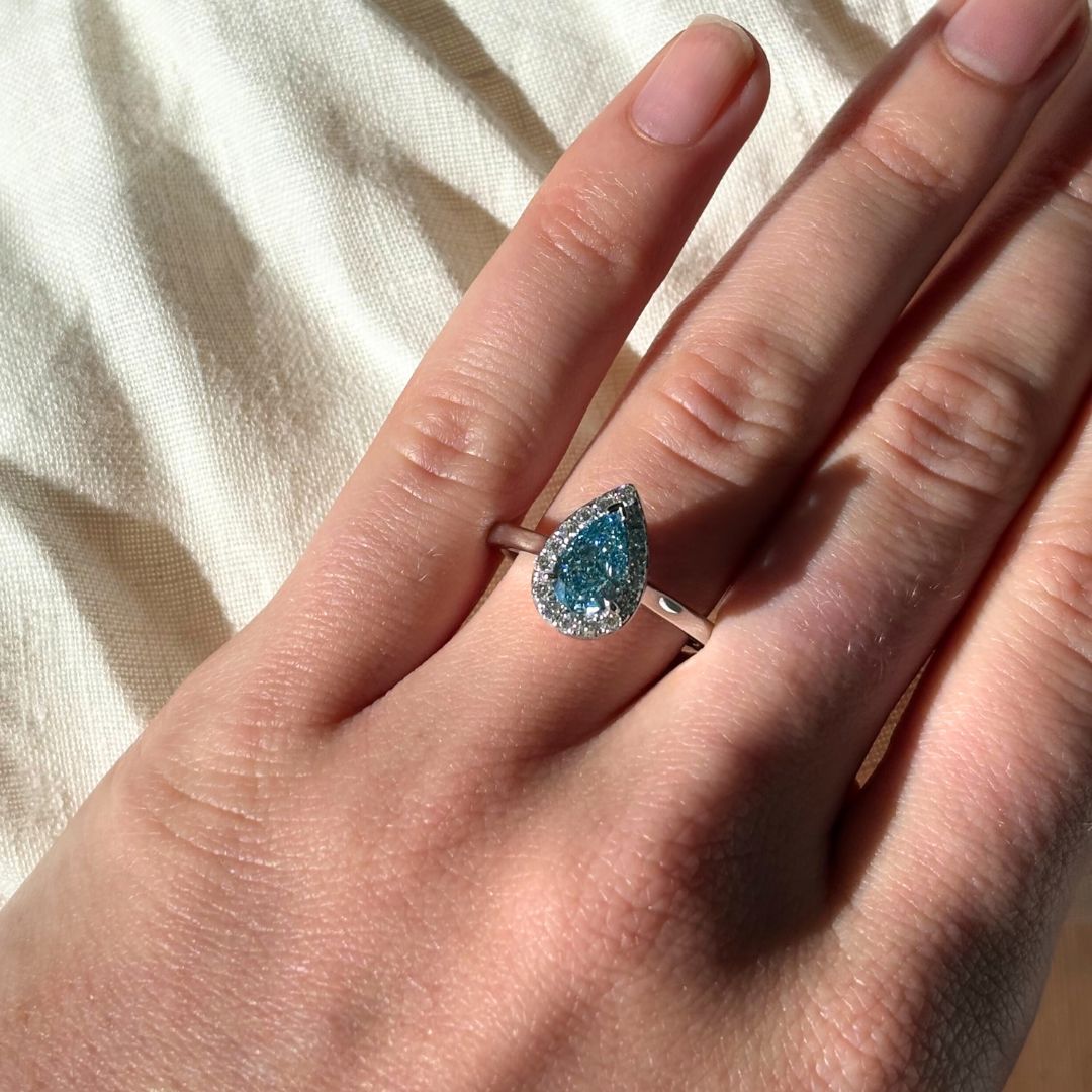 Fancy Blue Pear Lab-Grown Diamond Ring 005
