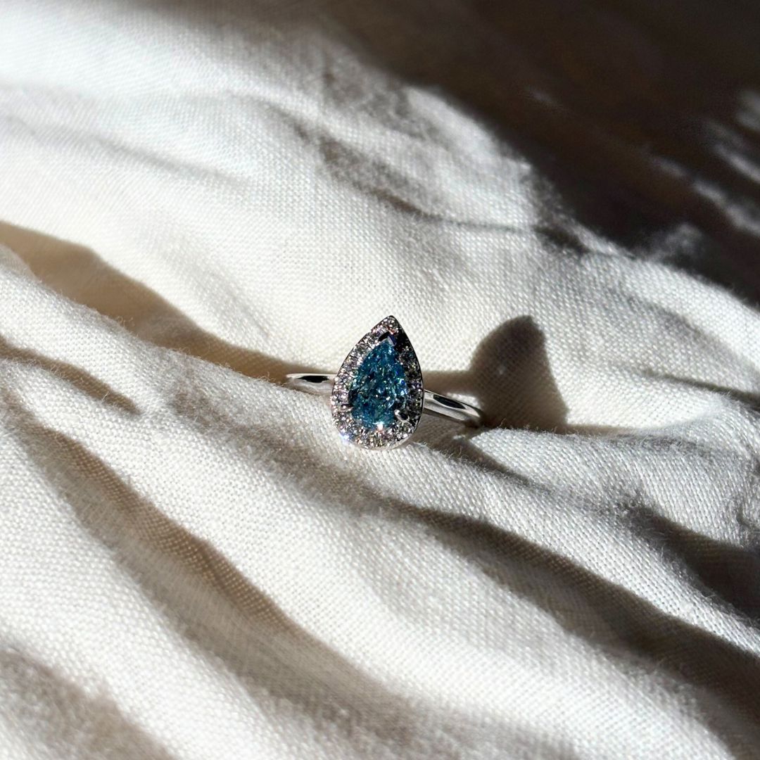 Fancy Blue Pear Lab-Grown Diamond Ring 005