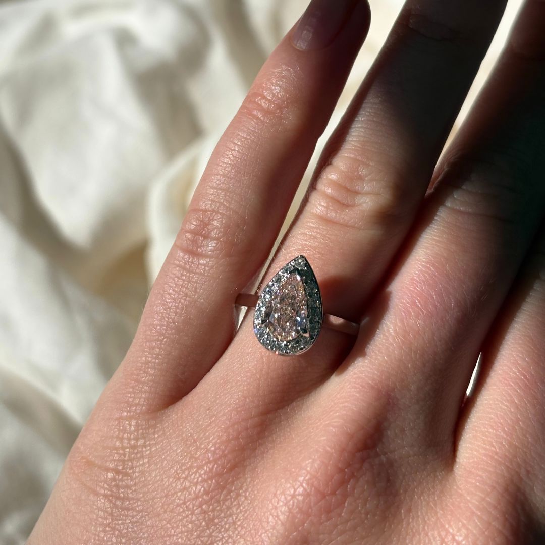 Fancy Pink Pear Lab-Grown Diamond Ring 004