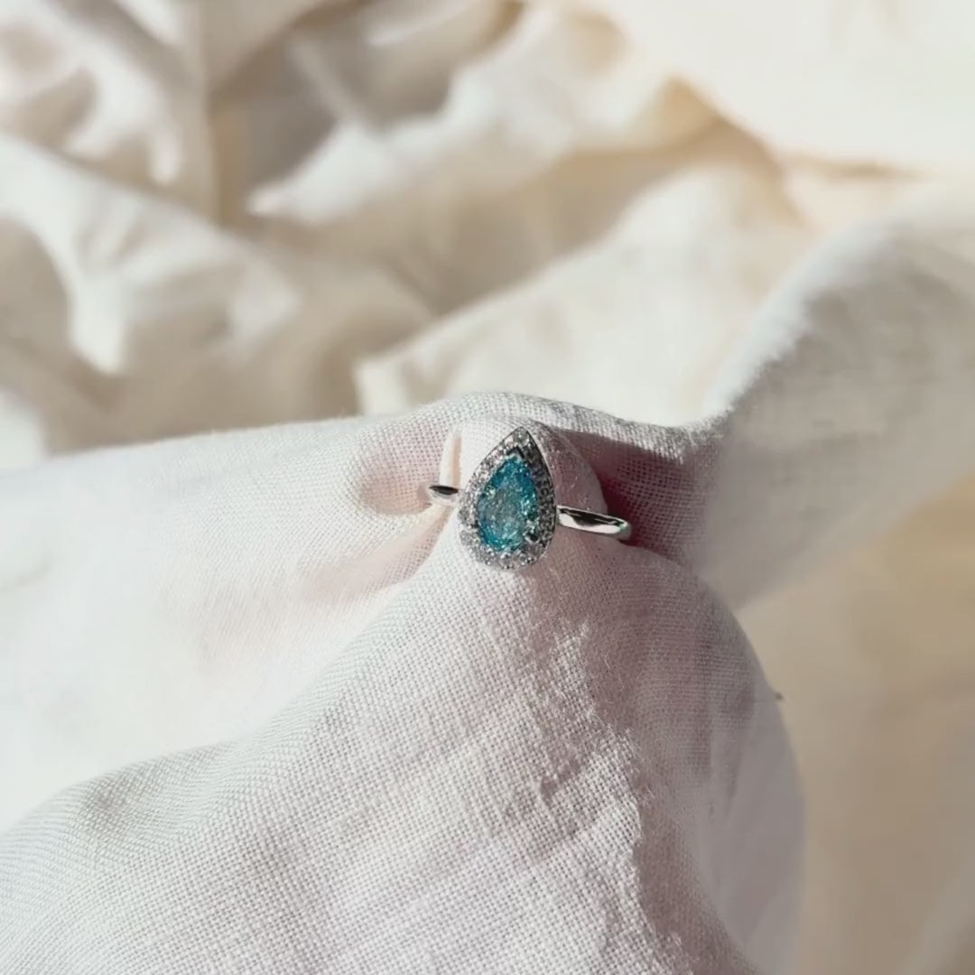 Fancy Blue Pear Lab-Grown Diamond Ring 005