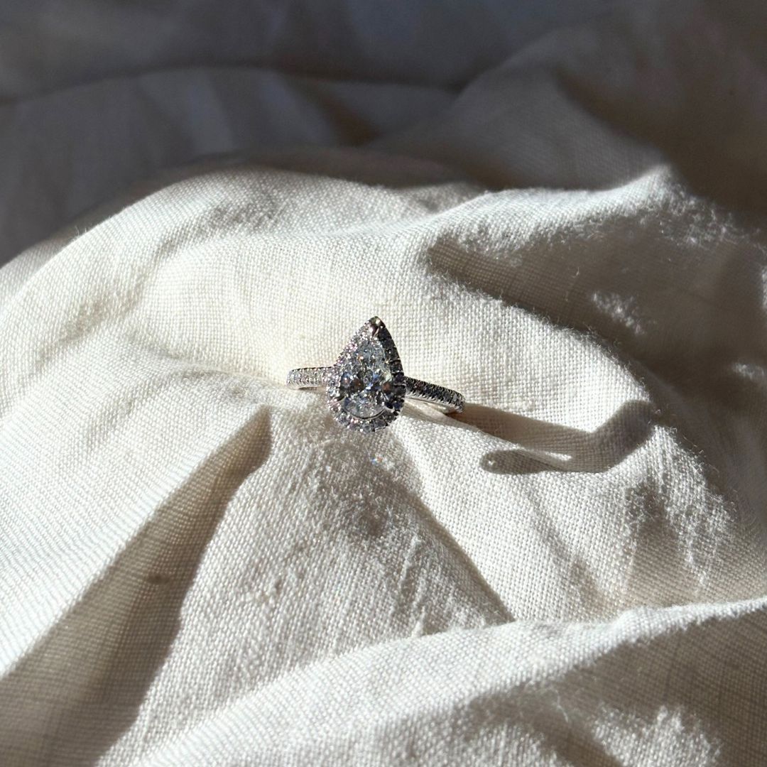 White Pear Lab-Grown Diamond Ring 001